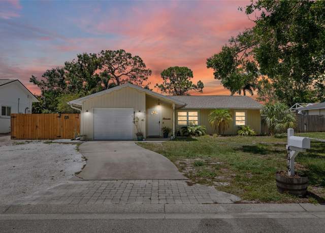 Property at 4076 Vana Dr, Sarasota, FL 34241, 3 beds, 2 baths
