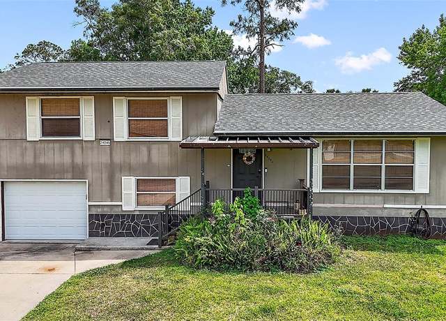 Property at 24046 Bobcat Rd, Astor, FL 32102, 4 beds, 2 baths