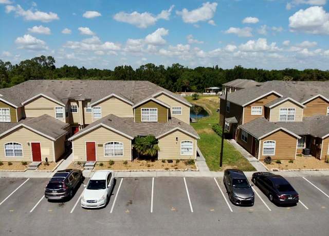Property at 601 Washington Palm Loop, Davenport, FL 33897, 4 beds, 3 baths