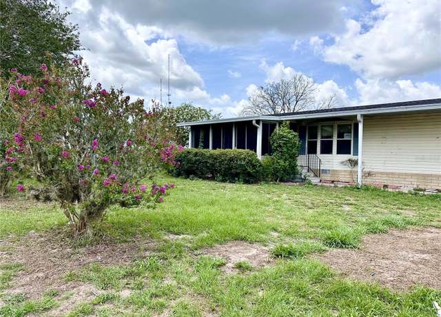Property at 6780 NE 1st Pl, Ocala, FL 34470, 2 beds, 2 baths