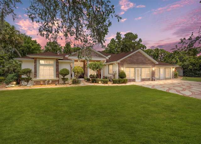Property at 9709 W Riverwood Dr, Crystal River, FL 34428, 5 beds, 4 baths