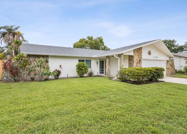 Property at 11762 Barb Ct, Seminole, FL 33778, 4 beds, 2 baths