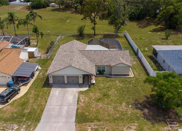 Property at 8126 Wooden Dr, Spring Hill, FL 34606, 3 beds, 2 baths