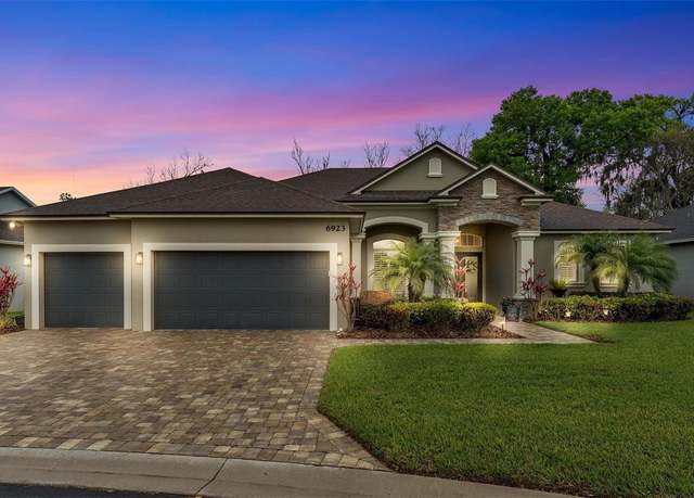 Property at 6923 Highlands Creek Ave, Lakeland, FL 33813, 4 beds, 3.5 baths