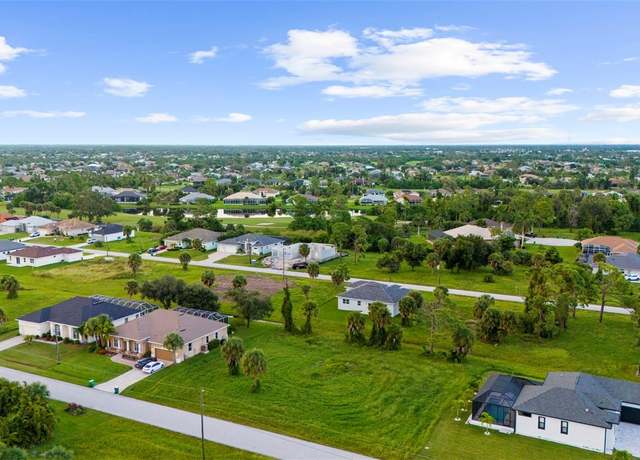 Property at 70 Tee View Rd, Rotonda West, FL 33947
