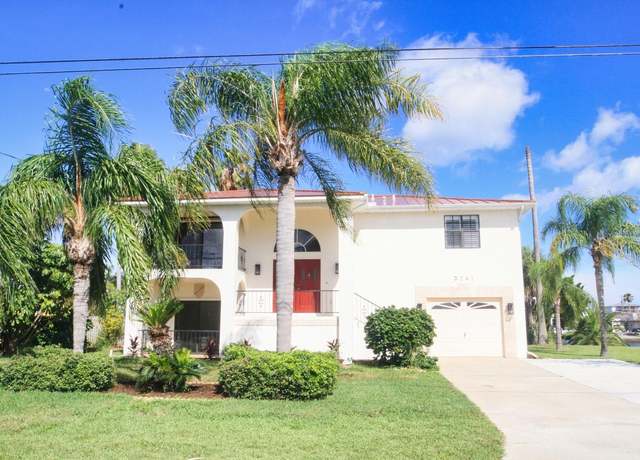 Property at 3241 Gulf Coast Dr, Hernando Beach, FL 34607, 2 beds, 2.5 baths