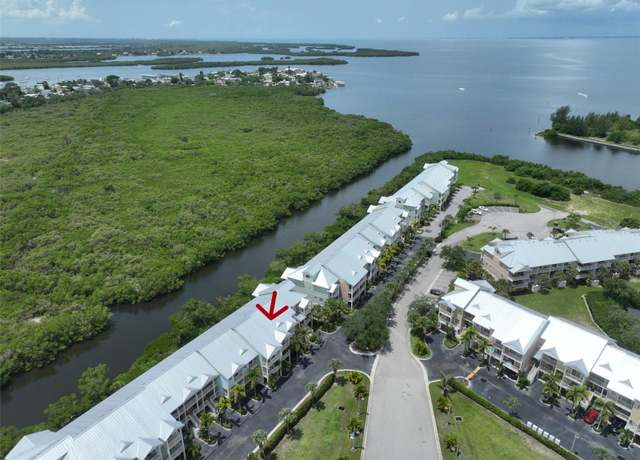 Property at 3226 Mangrove Point Dr, Ruskin, FL 33570, 2 beds, 1.5 baths