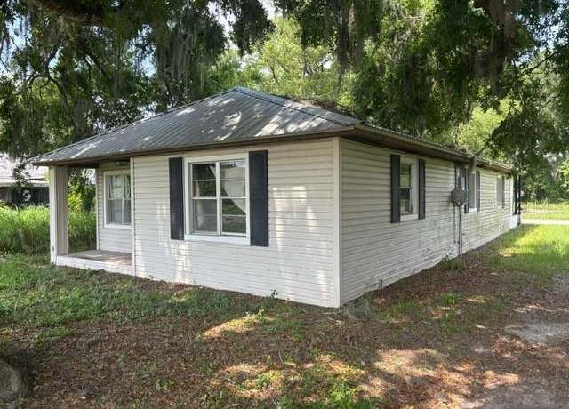 Property at 408 S Orange Ave, Fort Meade, FL 33841, 3 beds, 2 baths