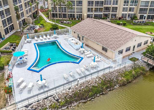 Property at 3702 Lake Bayshore K-412 Dr #412, Bradenton, FL 34205, 2 beds, 2 baths