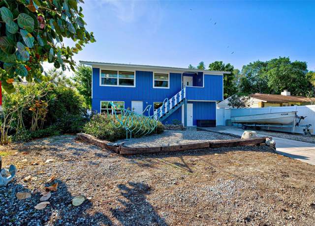 Property at 113 Colonia Ln W, Nokomis, FL 34275, 5 beds, 2 baths