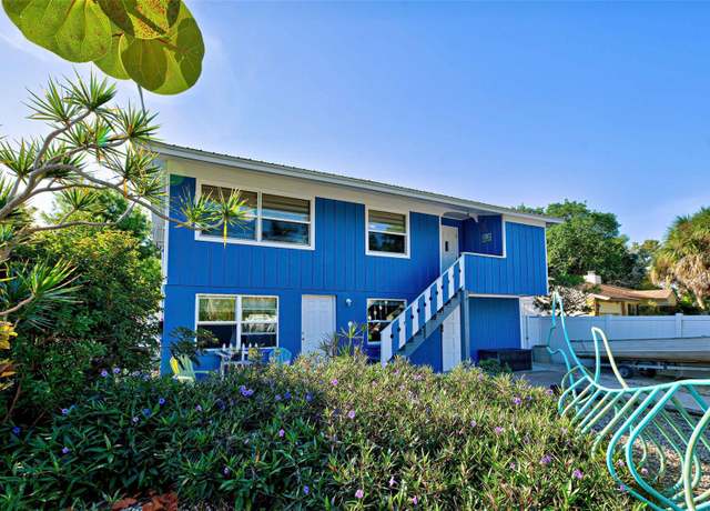 Property at 113 Colonia Ln W, Nokomis, FL 34275, 5 beds, 2 baths