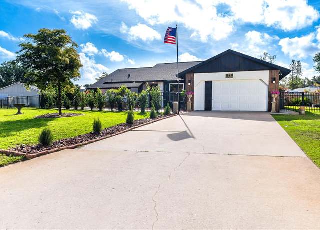 Property at 23 Tiffany St, Englewood, FL 34223, 3 beds, 2 baths