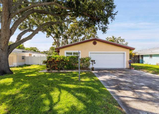 Property at 10502 Orange Blossom Ln, Seminole, FL 33772, 4 beds, 2 baths