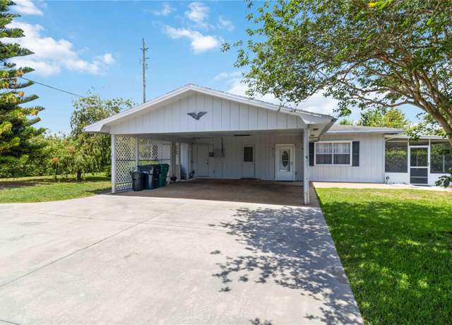 Property at 3102 SE 34th Ave, Okeechobee, FL 34974, 2 beds, 2 baths