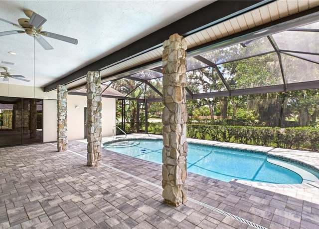 Property at 6107 Misty Oaks St, Sarasota, FL 34243, 3 beds, 3 baths