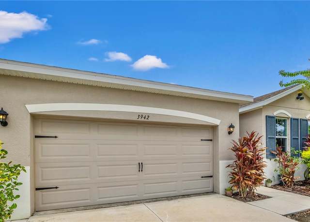 Property at 3942 Mossy Limb Ct, Palmetto, FL 34221, 4 beds, 2 baths