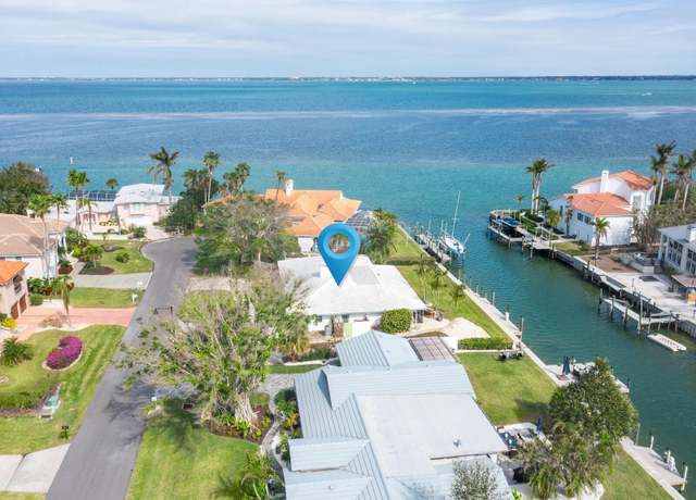 Property at 548 Ketch Ln, Longboat Key, FL 34228, 2 beds, 3 baths