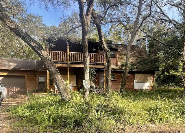 Property at 38049 Rolling Acres Rd, Lady Lake, FL 32159, 2 beds, 2 baths