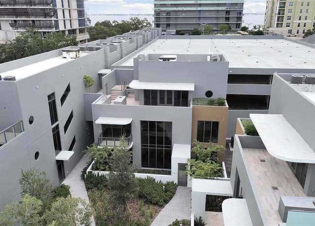 Property at 3030 W Santiago St #4, Tampa, FL 33629, 3 beds, 4.5 baths