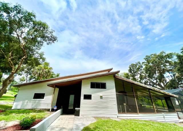 Property at 9417 Trout Lake Rd, Orlando, FL 32818, 4 beds, 3 baths