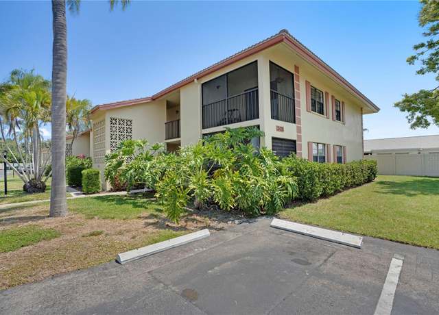 Property at 2415 Bayshore Gardens Pkwy #8, Bradenton, FL 34207, 2 beds, 2 baths