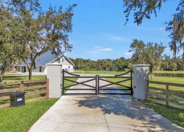 Property at 15300 Water Oak Ct, Punta Gorda, FL 33982, 6 beds, 4.5 baths