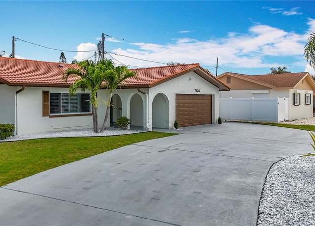 Property at 7125 S Shore Dr S, St Petersburg, FL 33707, 2 beds, 2 baths