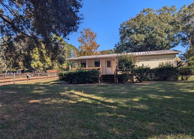 Property at 8425 NE 33rd Ct, Anthony, FL 32617, 3 beds, 2 baths