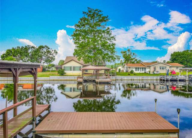 Property at 26619 Bimini Dr, Tavares, FL 32778, 3 beds, 3 baths