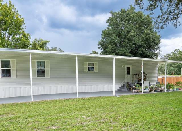 Property at 3900 Michelle Ln, Zephyrhills, FL 33541, 3 beds, 2 baths