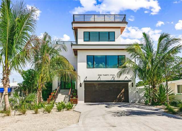 Property at 135 Grant Dr, Sarasota, FL 34236, 6 beds, 7 baths