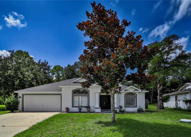 Property at 8 White Haven Ln, Palm Coast, FL 32164, 3 beds, 2 baths