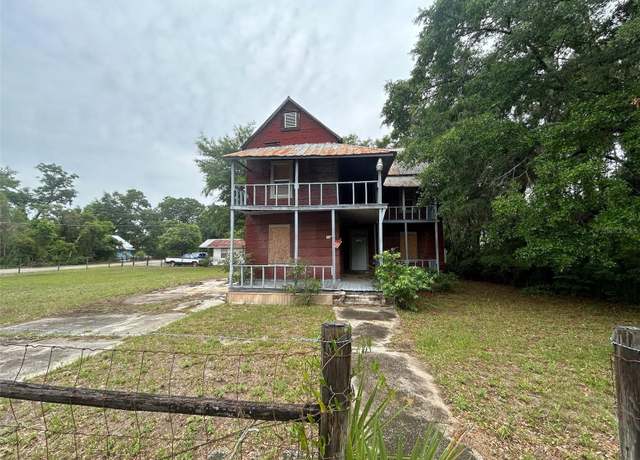 Property at 409 NW Jefferson St, Lake City, FL 32055, 4 beds, 2 baths