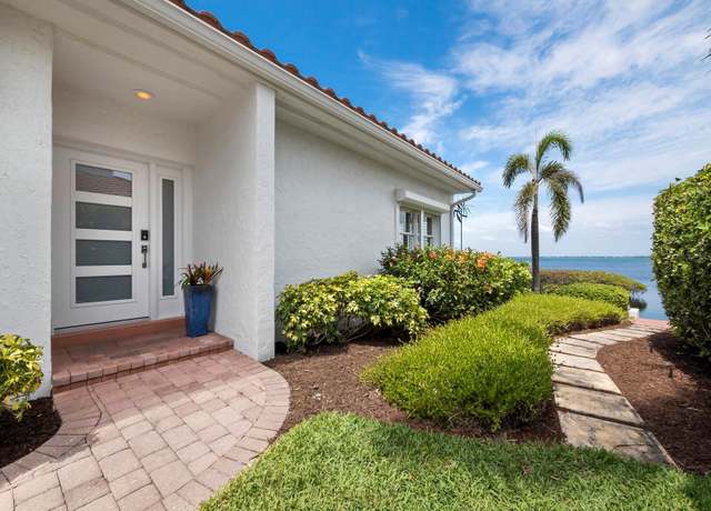 Property at 2282 Harbour Court Dr, Longboat Key, FL 34228, 4 beds, 3 baths