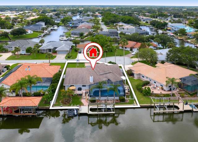 Property at 30 Clermont Ct, Palm Coast, FL 32137, 4 beds, 2 baths
