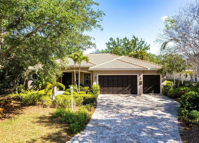 Property at 4915 Old Tree Pl, Sarasota, FL 34233, 4 beds, 3 baths