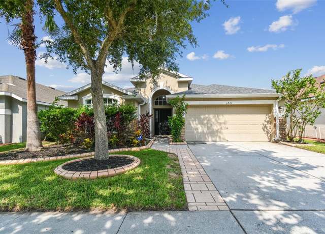 Property at 6843 Runner Oak Dr, Wesley Chapel, FL 33545, 4 beds, 2 baths