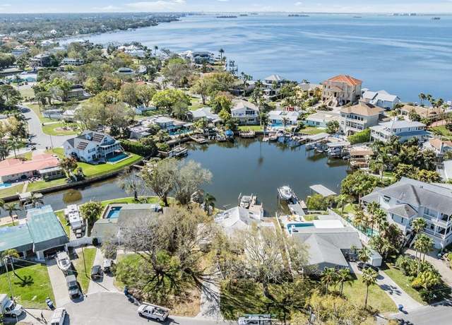 Property at 120 Carlyle Cir, Palm Harbor, FL 34683, 3 beds, 2.5 baths