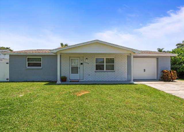 Property at 10028 Kingswood Ln, Port Richey, FL 34668, 2 beds, 1.5 baths