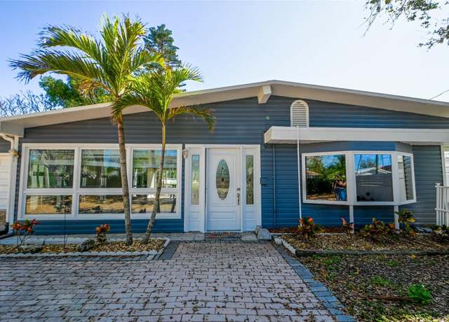 Property at 10952 61st Ave, Seminole, FL 33772, 3 beds, 3 baths