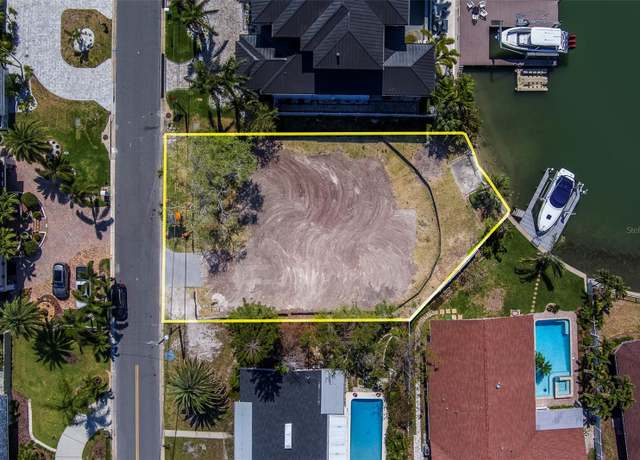 Property at 909 Oakwood Dr, Largo, FL 33770