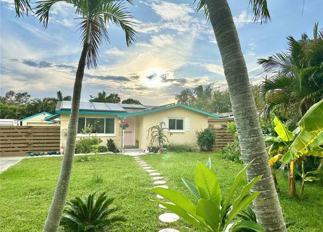 Property at 2707 56th St S, Gulfport, FL 33707, 2 beds, 2 baths