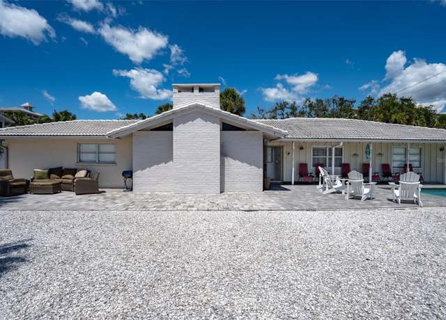 Property at 1201 Big Oak Ln, Sarasota, FL 34242, 3 beds, 2 baths