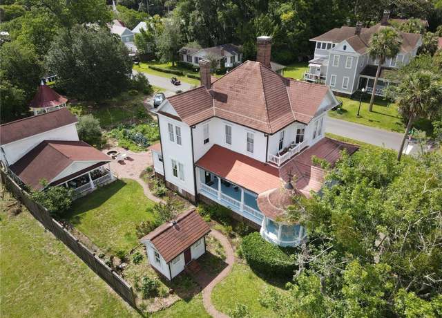 Property at 14713 Main St, Alachua, FL 32615, 4 beds, 5 baths