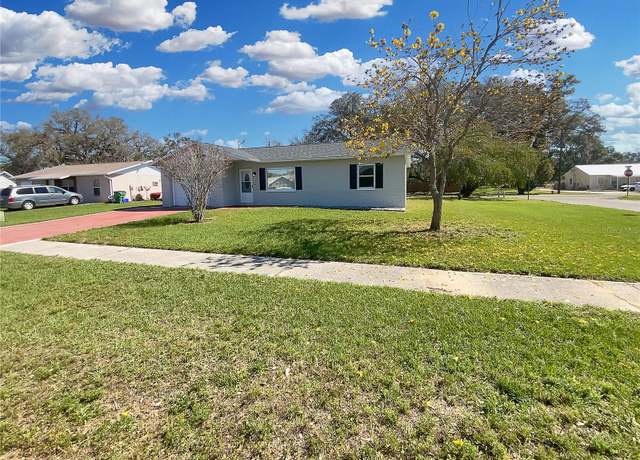 Property at 7312 Lehigh Ct, Zephyrhills, FL 33540, 2 beds, 1.5 baths