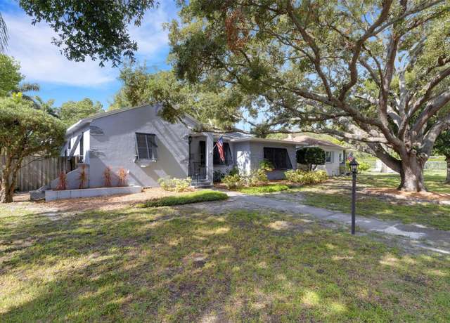 Property at 314 33rd Ave NE, St Petersburg, FL 33704, 3 beds, 2.5 baths