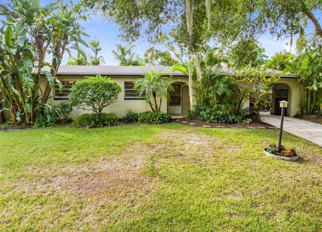 Property at 180 N Lakewood Cir, Maitland, FL 32751, 3 beds, 2 baths