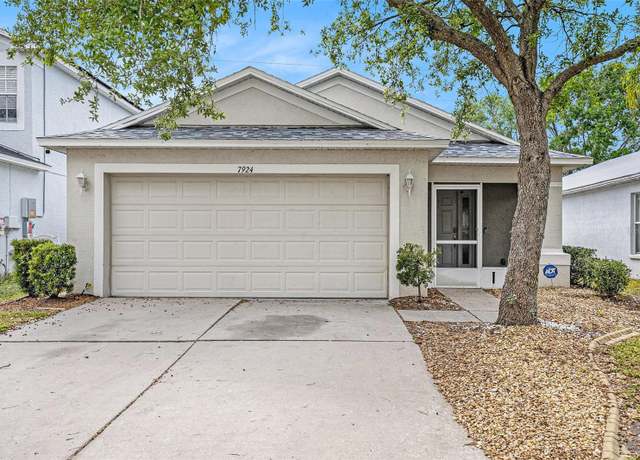 Property at 7924 Carriage Pointe Dr, Gibsonton, FL 33534, 3 beds, 2 baths