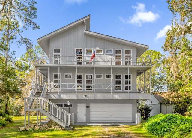 Property at 7373 Circle Dr, Lady Lake, FL 32159, 3 beds, 2 baths