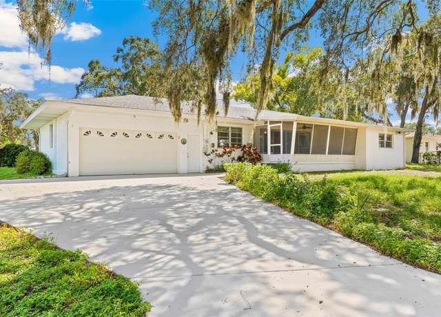 Property at 14 E Bay St, Davenport, FL 33837, 3 beds, 2 baths
